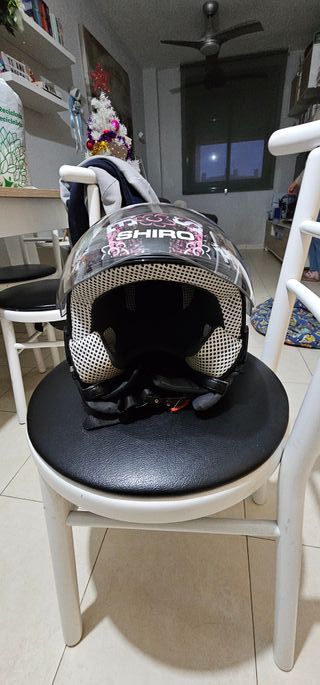 Casco de moto SHIRO supernenas. Talla S.