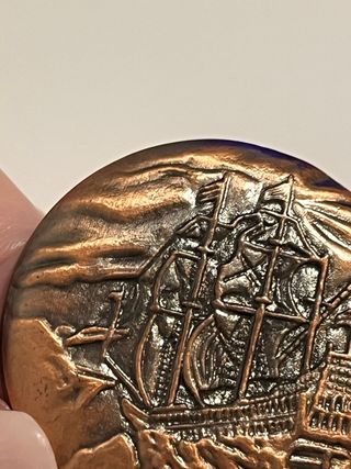 Orologio da tasca antico con nave