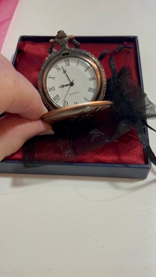 Orologio da tasca antico con nave