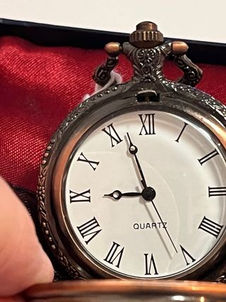 Orologio da tasca antico con nave