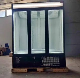 Nevera expositora refrigerada 3 puerta 641428610