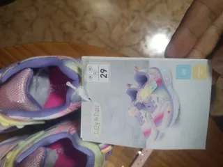 Zapatillas niña arcoíris talla 29