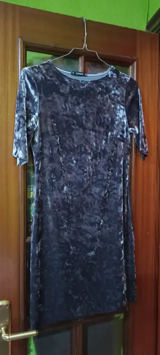 Vestido Terciopelo Gris Dunnes
