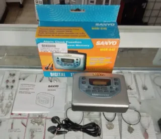 Walkman Sanyo MGR-845 Radio Cassette Player