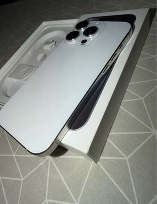 iPhone 16 Pro Plata 100% Batería
