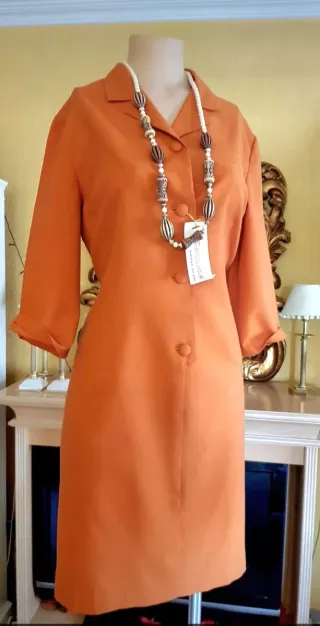 Vestido vintage naranja caldera corte clásico