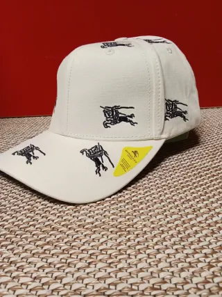 Gorra Burberry Blanca con Estampado Talla única