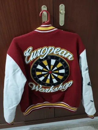 Chaqueta universitaria STWD