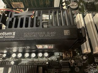 132- qdi legend V Pentium II 233