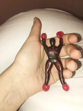 Muñeco pegajoso para pared