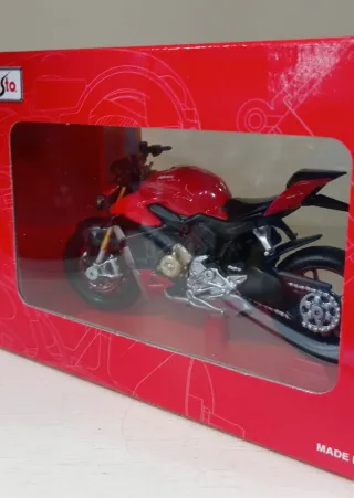 Moto Ducati Super Naked V4 S Maisto 1:18