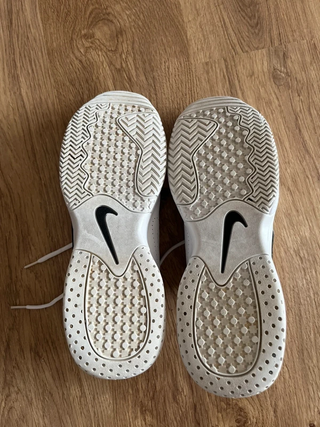 Tennis Nike + Calcetines Nike