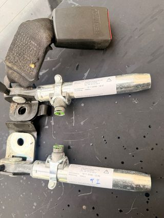 Enganche cinturones traseros C220 W203