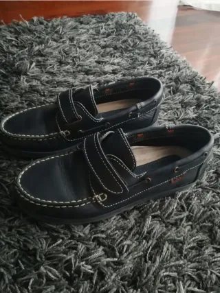 Sapatos de pele pretos tamanho 36