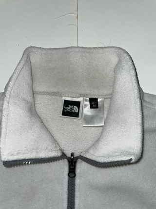 Chaqueta polar The North Face blanca