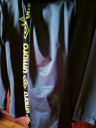 Abito sportivo Umbro grigio e nero per bambini