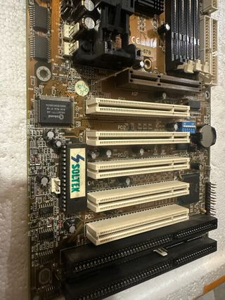 135- soltek sl-67b slot 1 pentium II/III