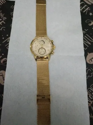 Reloj Guess Dorado
