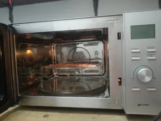 Horno Microondas grunkel Modelo MWGC-30 SS