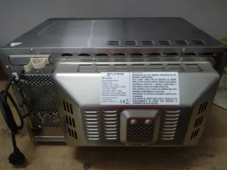 Horno Microondas grunkel Modelo MWGC-30 SS