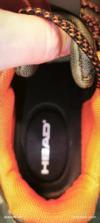 Deportivas montaña Head verdes y naranjas