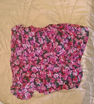 Falda Bershka flores rosa