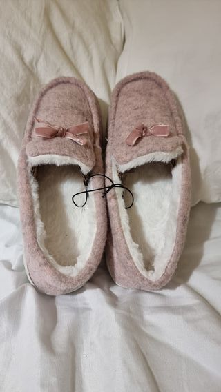 Pantuflas Rosas Suaves con Lazo