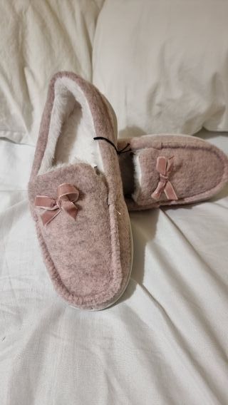 Pantuflas Rosas Suaves con Lazo