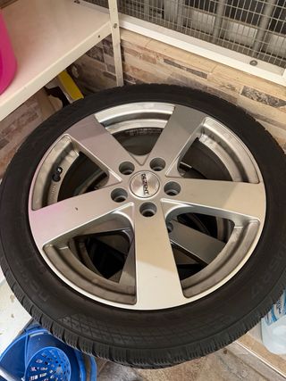 Llantas Dezent 17 con neumáticos