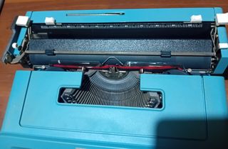 Macchina da scrivere anni 80 Olivetti Studio 46