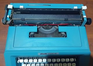 Macchina da scrivere anni 80 Olivetti Studio 46