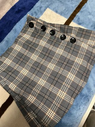 Falda pantalón cuadros botones laterales