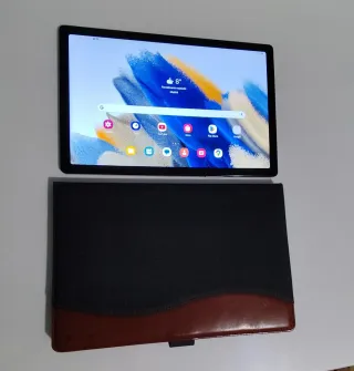 Samsung Galaxy Tab A8 Beige/Negro + Funda