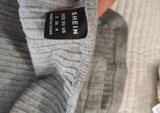 Top Shein gris