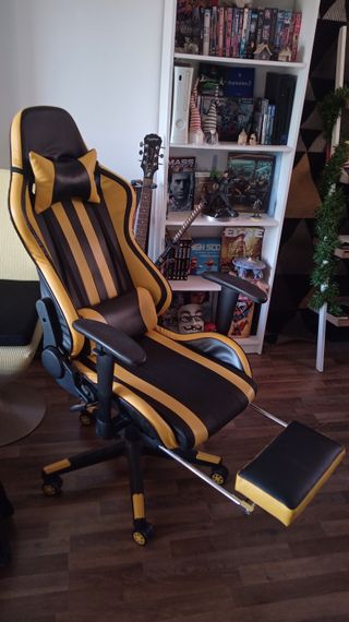 Silla Gaming con reposapiés