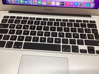 portatil apple apple macbook air core i5 1.8 13 (2017) (a1466)