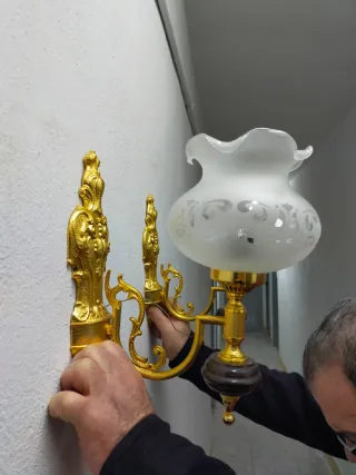 2 Applique da parete dorate in stile vintage