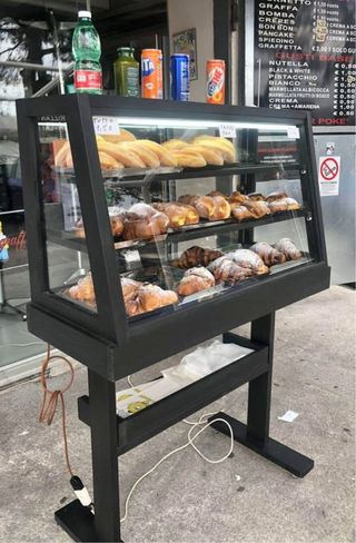 expositora de pastelería pagata700€ vendo 450€