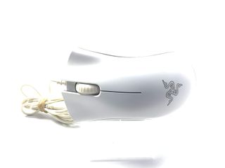 raton razer deathadder essential