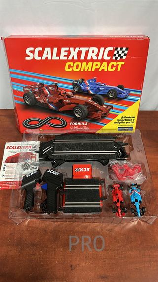 SCALEXTRIC Circuito Compact - Pista de Carreras Completa - 2 Coches y 2 mandos