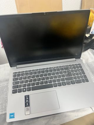 Lenovo Portátil Plata y Negro