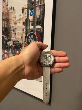 Reloj Guess elegante Blanco y Plateado