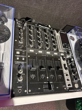 Mixer professionale Pioneer DJM-750 negoziabile