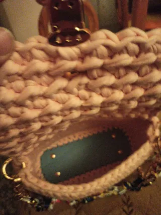 Bolso fiesta crochet hecho a mano rosa claro.