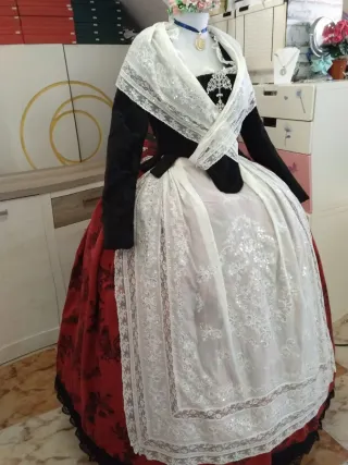 Traje de Fallera con Manteletas