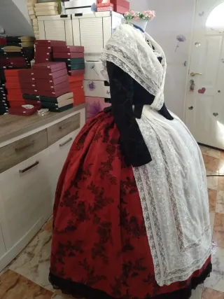 Traje de Fallera con Manteletas