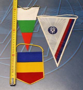 3 Banderines Radio Praga + Rumanía + Bulgaria, Sofía. Años 80-90.