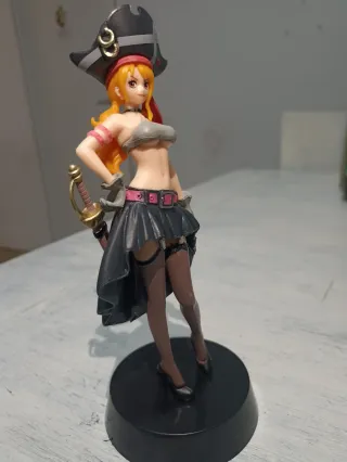 Figura Nami One Piece Pirata