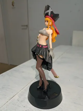 Figura Nami One Piece Pirata