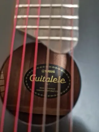 Guitalele Yamaha GL1 Negro